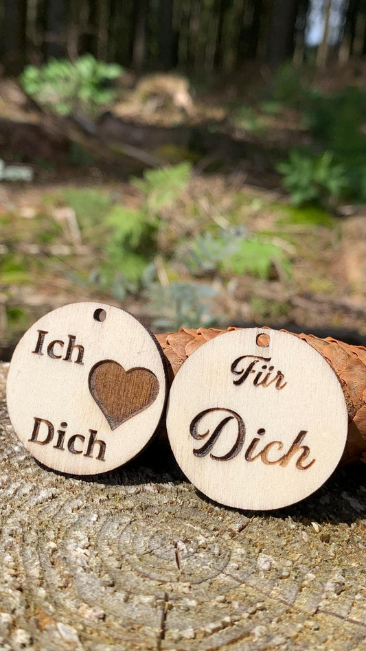 Anhänger für Geschenk Taufe Hochzeit Geburtstag Muttertag Vatertag. Holzscheibe mit Gravur & Personalisierung. 4mm Dick. 40 oder 68mm durchm
