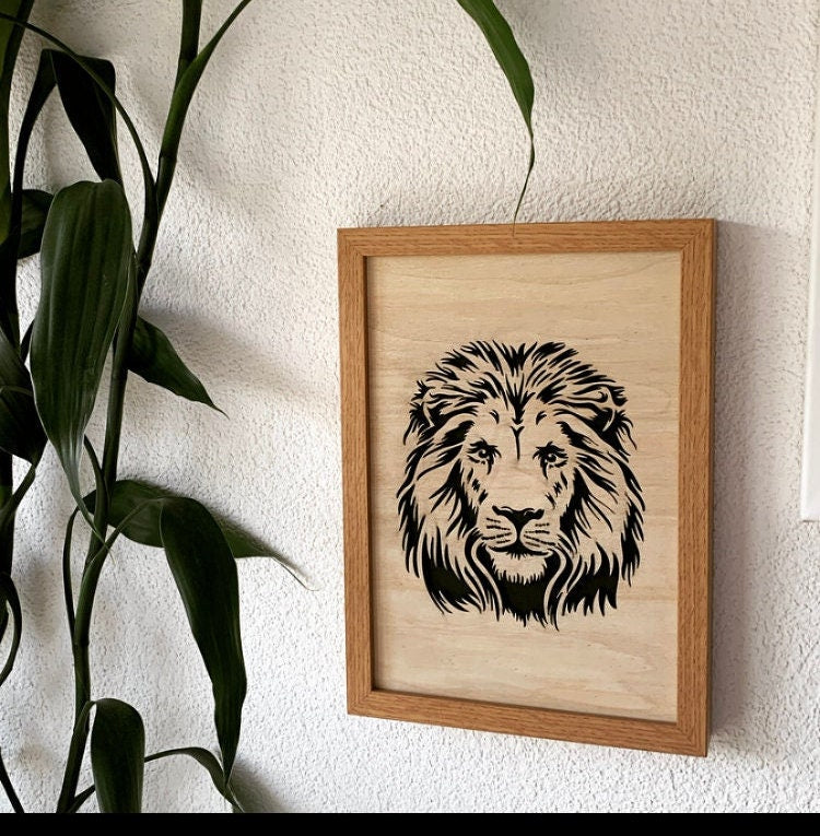 Löwe Bild mit Rahmen Lasercut aus Holz