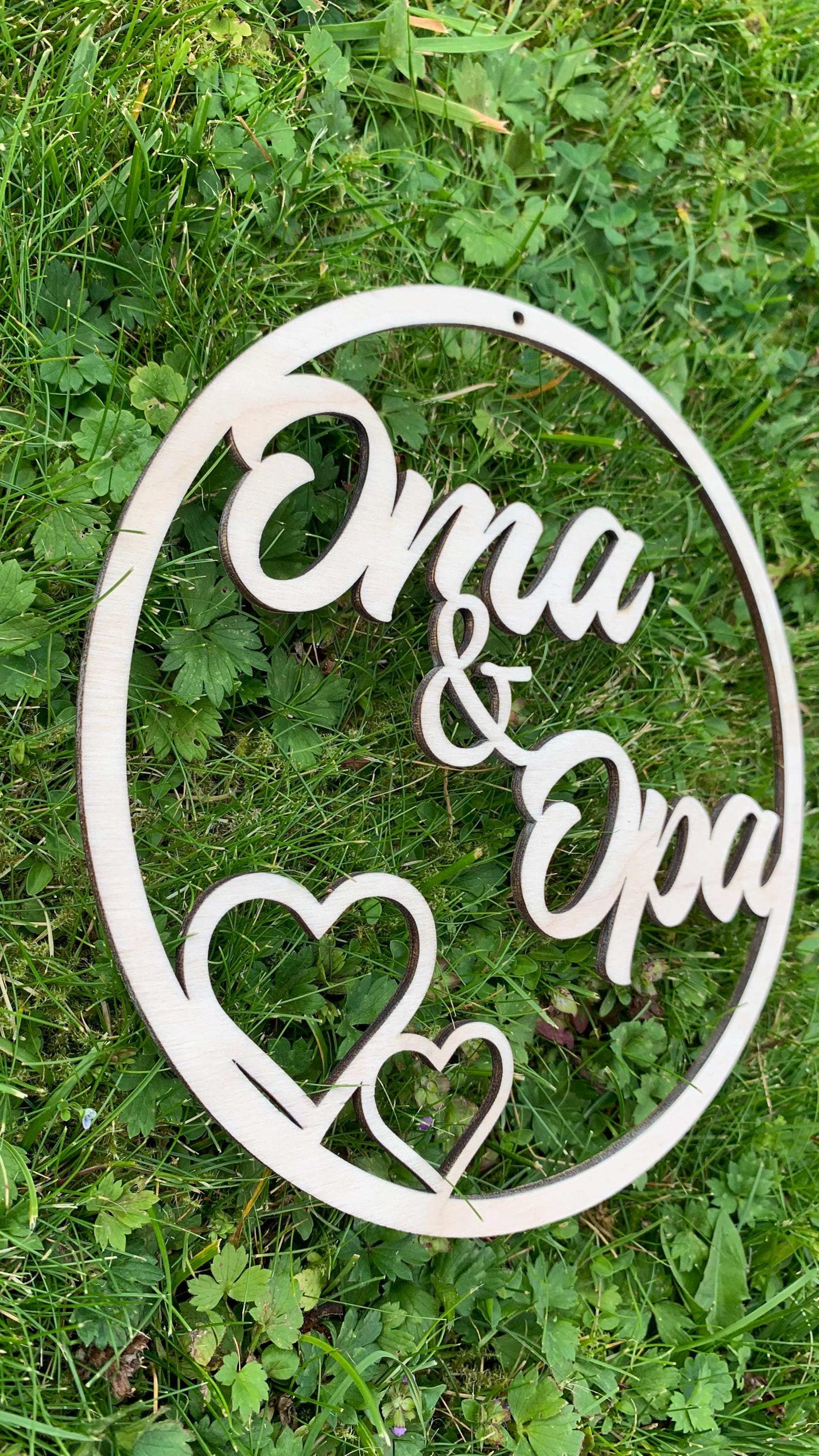 Oma & Opa Schild aus Holz in Verschiedenen Größen. Als Geschenk zur Geburt oder Verkündung der Schwangerschaft.