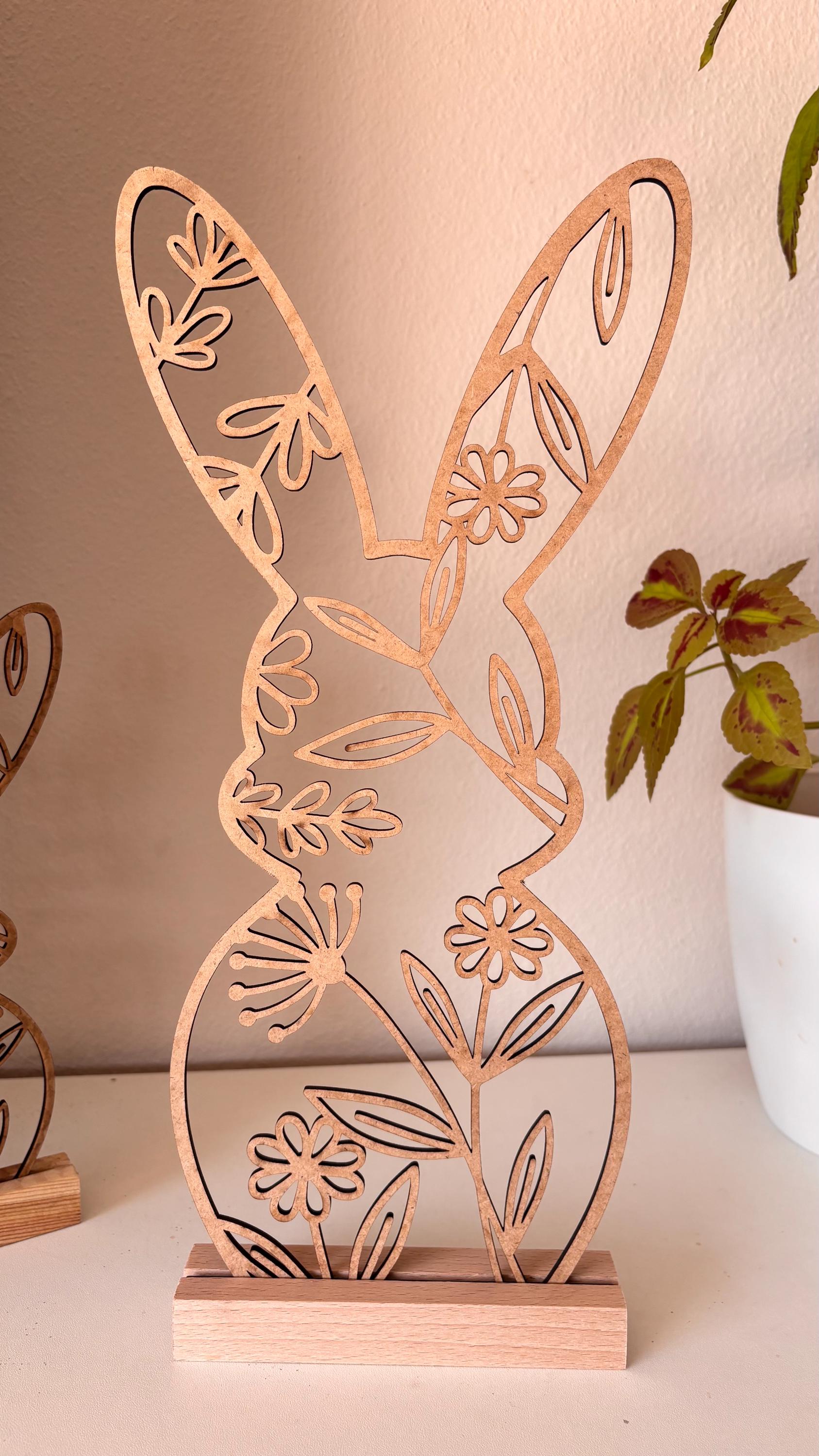 Aufsteller Ostern Osterhase mit Blumen im Modernen Design inkl. Holzklötzchen zum Hinstellen